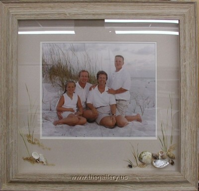 mirror.jpg Custom Frames and Moulding Shipped Nationwide.
Call 770-941-3394