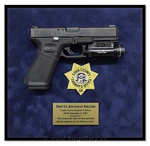 Sheriff Department retirement gun shadow box examples

The Gallery at Brookwood
www.thegallery.us
770-941-3394
Your Custom Framing Expert
Picture Framing Examples
Custom Framing Examples
Shadowbox Examples