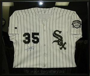  Signed jersey shadow box.

The Gallery at Brookwood
www.thegallery.us
770-941-3394
Your Custom Framing Expert
Picture Framing Examples
Custom Framing Examples
Shadowbox Examples